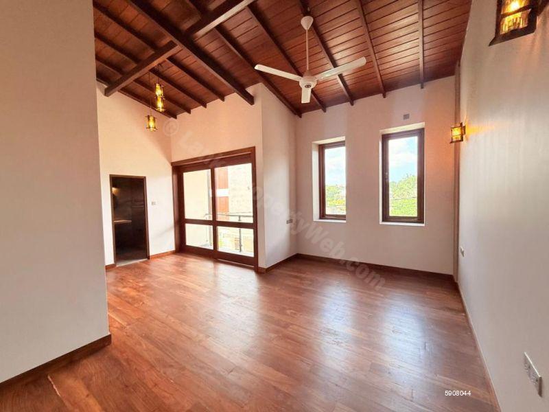 House for sale in Colombo 4