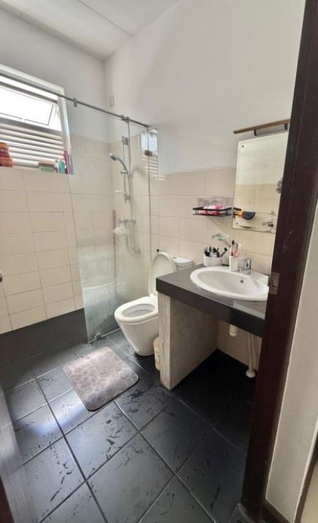 Bathroom - 3 Bedroom House for Sale at Malabe