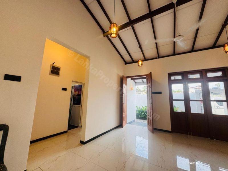 House for sale in Rathmalana
