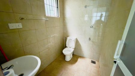 Bathroom - (SH1458) Three Storey House for Sale in Kotte
