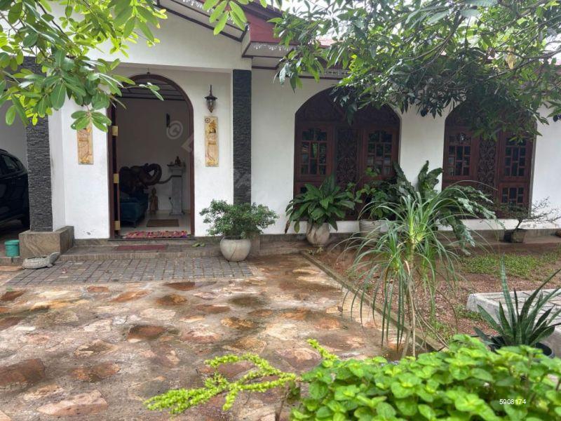 Exterior - House for rent in Malabe