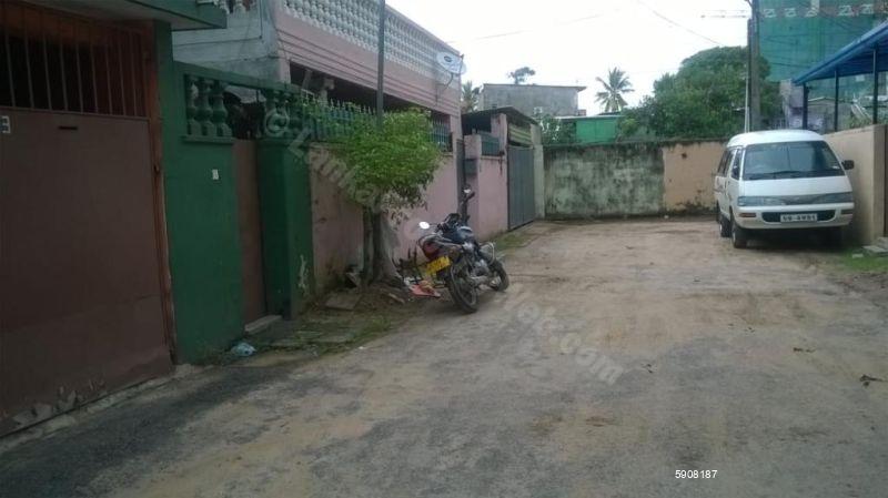 Exterior - House for sale in Colombo 5