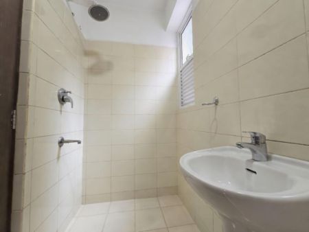 Bathroom - Apartment for Sale in Metro Home Residencies, Colombo 02. 