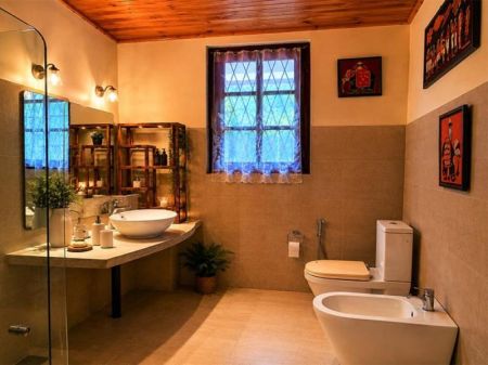 Bathroom - Spacious Property with Bungalow for Sale in Katuwapitiya, Negombo.
