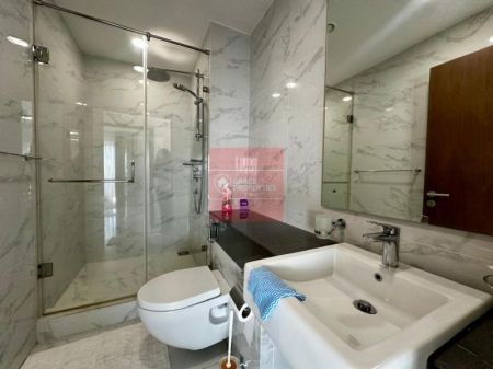 Bathroom - Luxurious refurbished Apartment with a big balcony