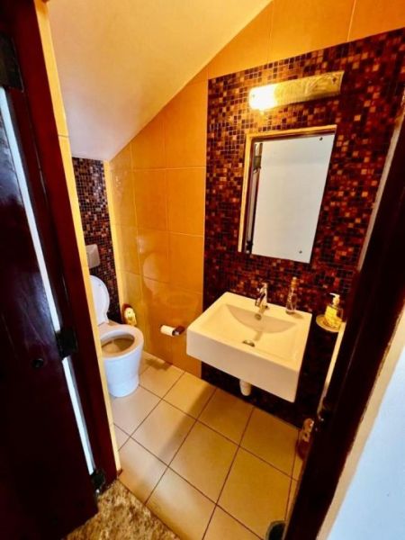 Bathroom -  Luxury House for Sale in Colombo 7
