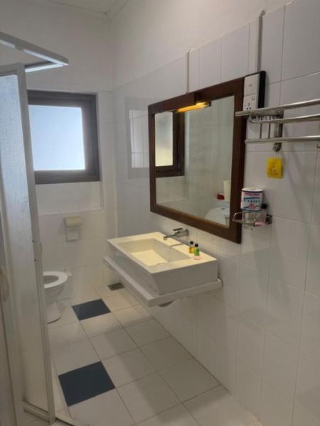 Bathroom - Property for Rent - Colombo 1 | LKR 1,000,000 Per Month (EM682)