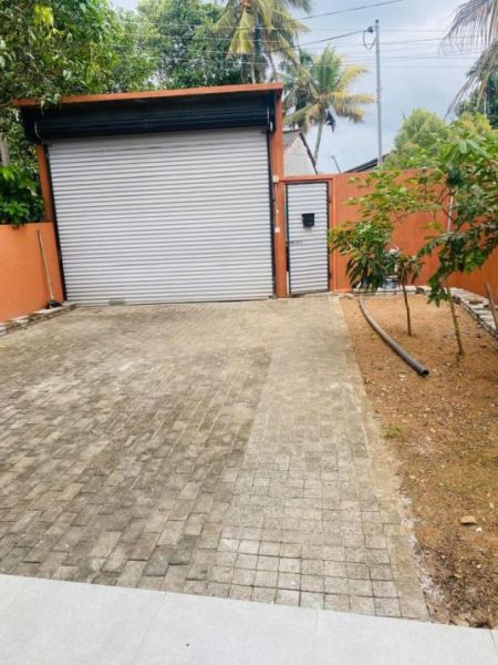 Exterior - 2 Bedroom House for Sale - Kottawa, Rukmale | LKR 30,000,000 (EM685)
