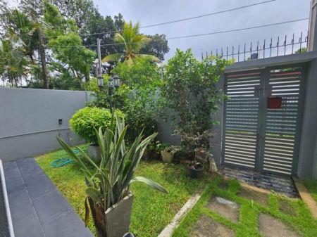 Exterior - Spacious Fully Furnished House for Rent – Battaramulla (Pipe Road)