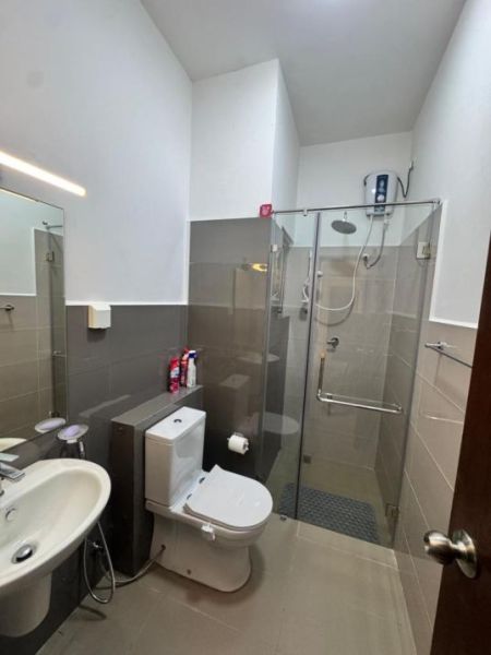 Bathroom - 3 Bedroom Apartment for Rent - Piliyandala, Kahathuduwa | LKR 140,000 Per Month (EM688)