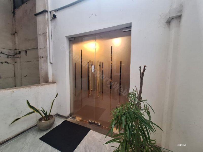 Commercial for rent in Colombo 4