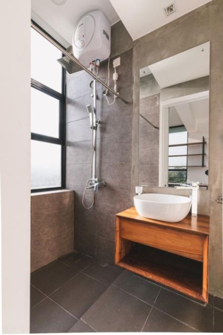 Bathroom - Elegant 2 Bedroom Apartment for Rent at Colombo 05 / LKR 300,000 Per Month (EM008RV)