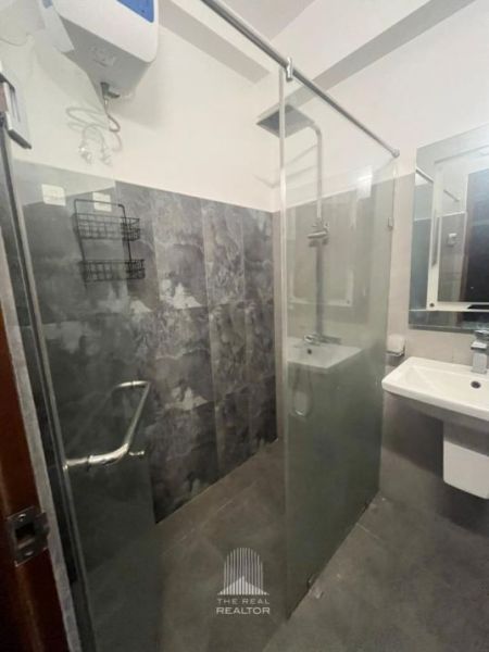 Bathroom - Spacious Apartment for Sale at Span Tower 15, Mount Lavinia (ASSH103)