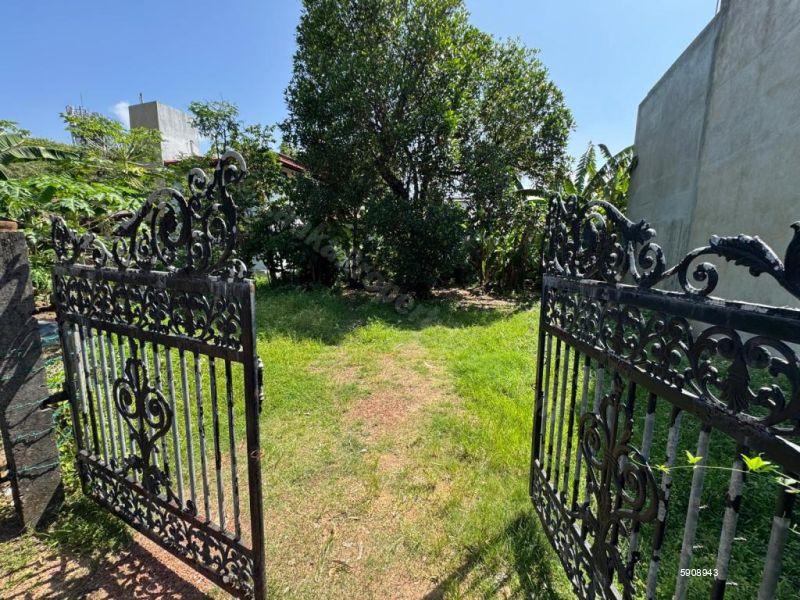 Bare Land for sale in Dehiwala