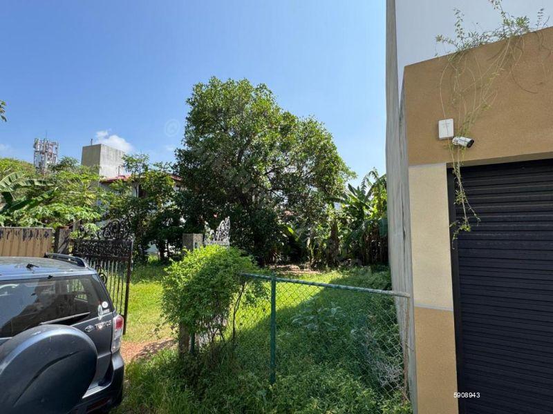 Bare Land for sale in Dehiwala