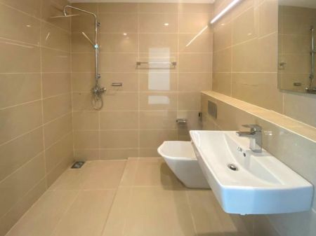 Bathroom - Apartment for Sale - Marina Square - Colombo 13 | LKR 70,000,000