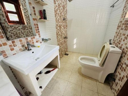Bathroom - (RH458) Spacious Two Storey House for Sale in Dehiwala