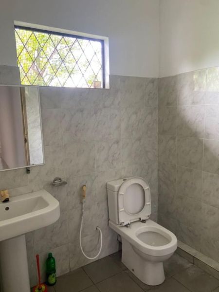 Bathroom - (NR579) House Upstair Unit for Rent in Colombo 05