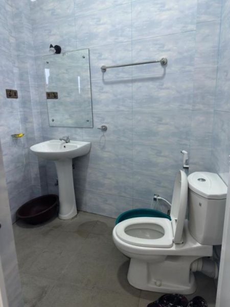 Bathroom - (RH420) Spacious Three Storey House for Sale in Attidiya Dehiwala