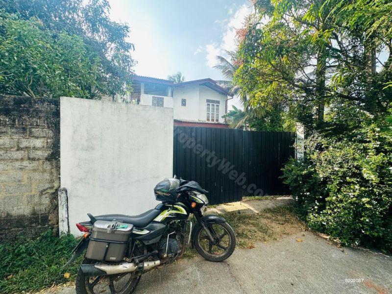 Exterior - House for sale in Ganemulla