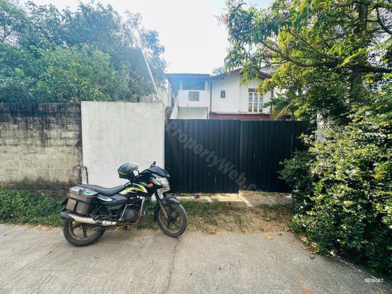 Exterior - House for sale in Ganemulla