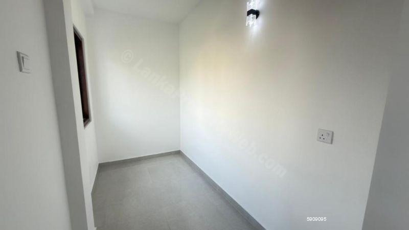 House for sale in Polgasowita