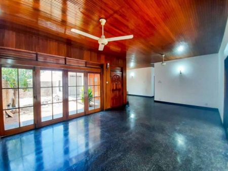 Living Room - House for Rent in Colombo 07