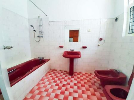 Bathroom - House for Rent in Colombo 07
