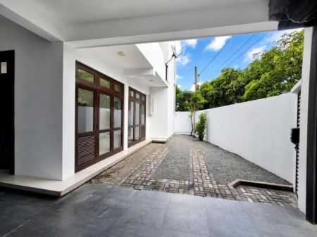 Exterior - Three Storied House for Sale – Koshene Road (Off Arangala Road), Malabe.