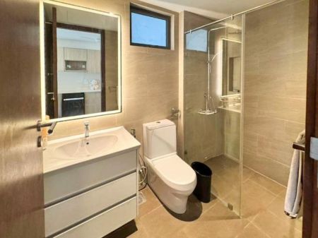 Bathroom - Apartment for Sale - TRI-ZEN - Tower 02 - Colombo 02 | LKR 47,000,000