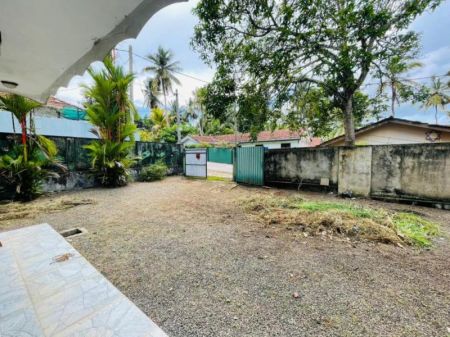 Exterior - Elegant Family Home with Private Garden in a Peaceful Piliyandala Neighborhood
