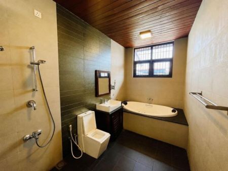 Bathroom - 4 Bedroom New House for Sale - Wattala, Mabole | LKR 70,000,000 (EM700)
