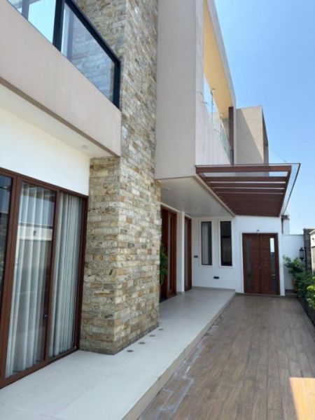 Exterior - Luxury 3 Bedroom Private Apartment for Rent at Mount Lavinia / LKR 1,200,000 (EM046DK)
