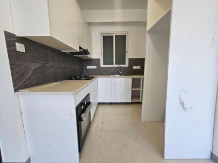 Kitchen - Blue Ocean - 03 Bedroom Unfurnished Apartment for Sale in Colombo 05 (A3034)