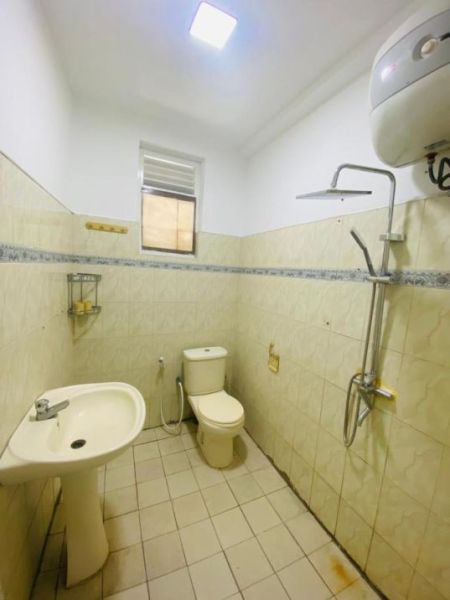 Bathroom - Fully Furnished Apartment Long-Term Rental in Colombo 06. Property Code: (CSPL101)