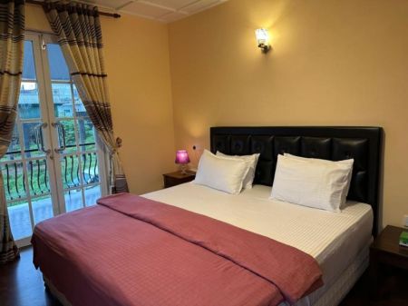 Bedroom - 7 Bedroom Holiday Bungalow for Sale - Nuwara Eliya (Lake Front) | LKR 285,000,000 (EM702)