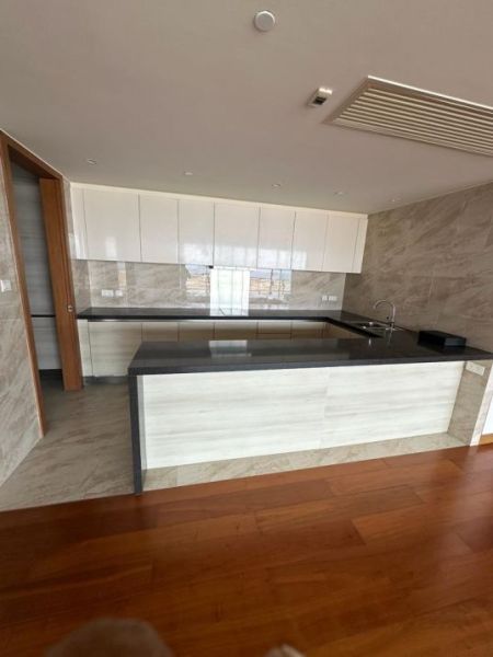 Bedroom - Shangri-La Luxury 4BR Apartment For Sale in Colombo 2 - EA778
