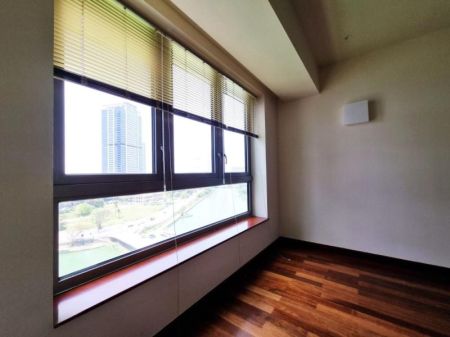 Bedroom - Cinnamon Life/sea views/high-end furnished/02beds/for sale in Colombo-02.