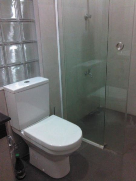 Bathroom - Ground floor apartment with garden for rent in manning town housing scheme, bordering Colombo 5 & 7