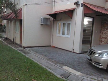 Exterior - Ground floor apartment with garden for rent in manning town housing scheme, bordering Colombo 5 & 7