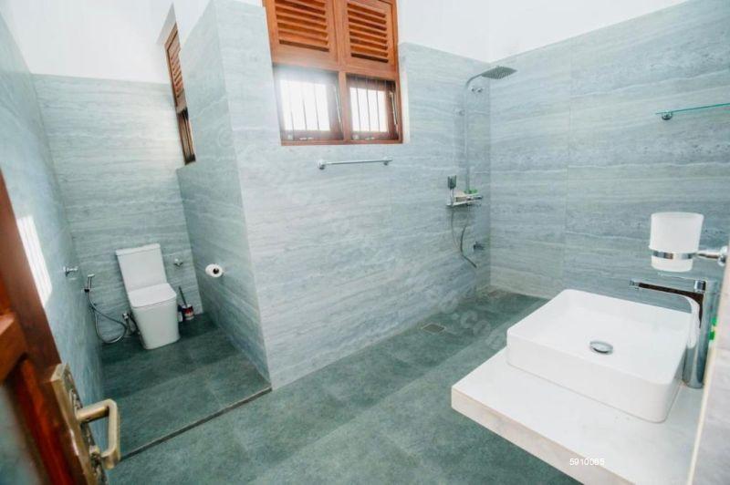 Bathroom - House for rent in Wadduwa