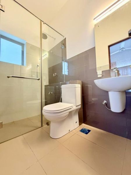 Bathroom - (DA811) Fully Furnished Luxury Apartment for Sale in Kahatuduwa