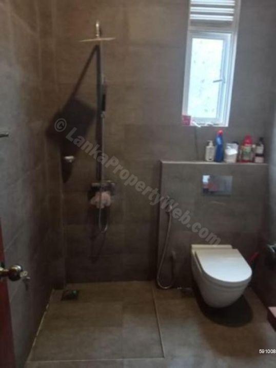 Bathroom - House for rent in Ja Ela