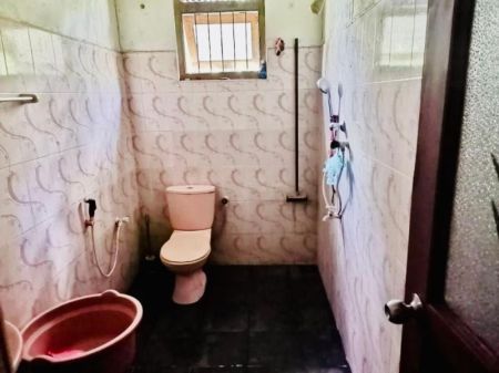 Bathroom - (HH259) Single Storey House for Sale in Ganemulla Road Kadawatha