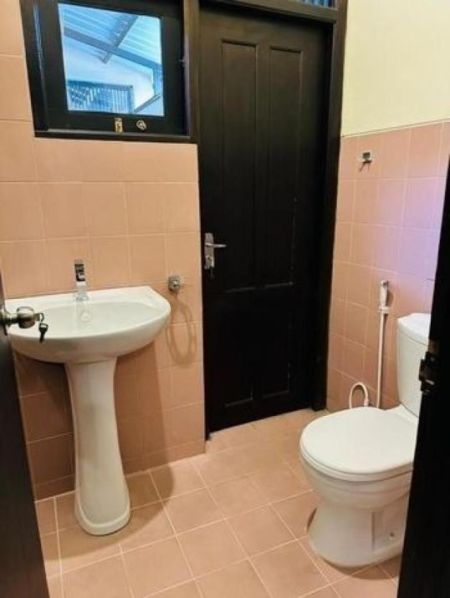 Bathroom - (PH919) Three Storey House for Sale in Kohuwala