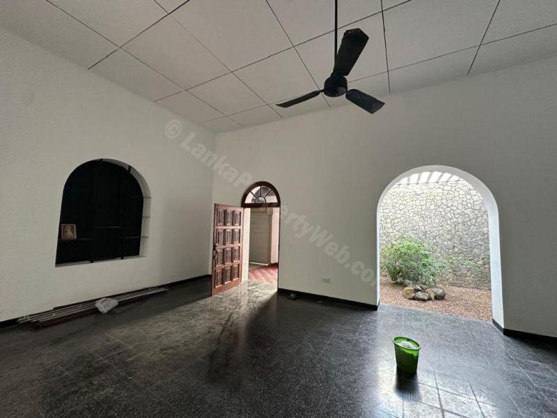 House for sale in Colombo 8