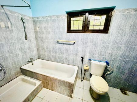 Bathroom - (SR1381) Three Storey House for Rent in Battaramulla