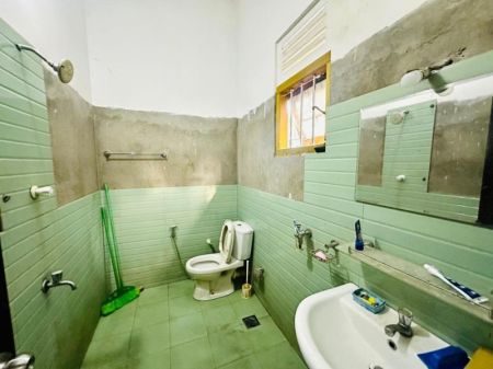 Bathroom - (SH923) Two Storey House for Sale in Talawatugoda