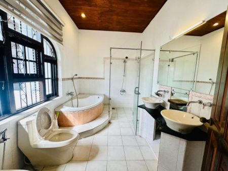 Bathroom - (SH860) Two Storey House for Sale in Thalahena, Battaramulla