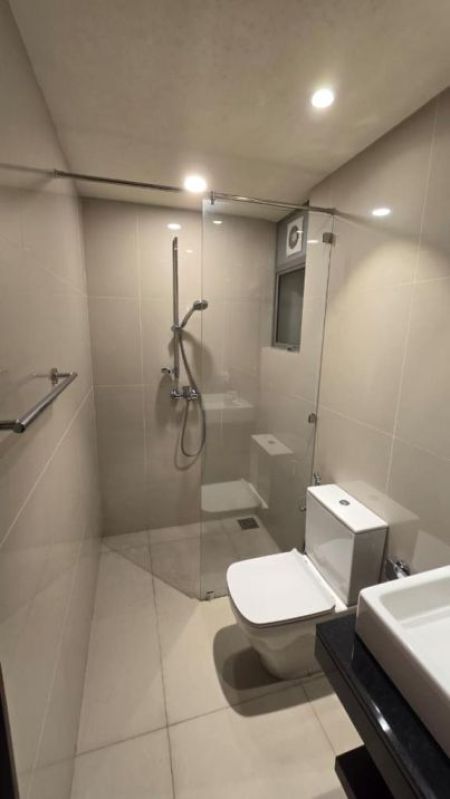 Bathroom - 2 Bedroom Apartment for Rent in Colombo 5, R81646